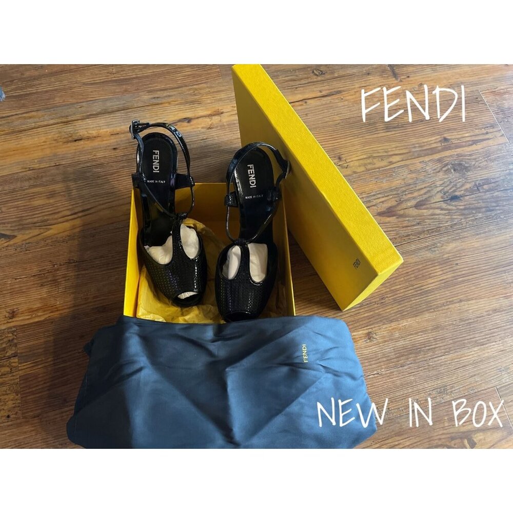 Fendi Black Platform Heel Sandals T-Strap Open Toe Size 8.5 US New In Box